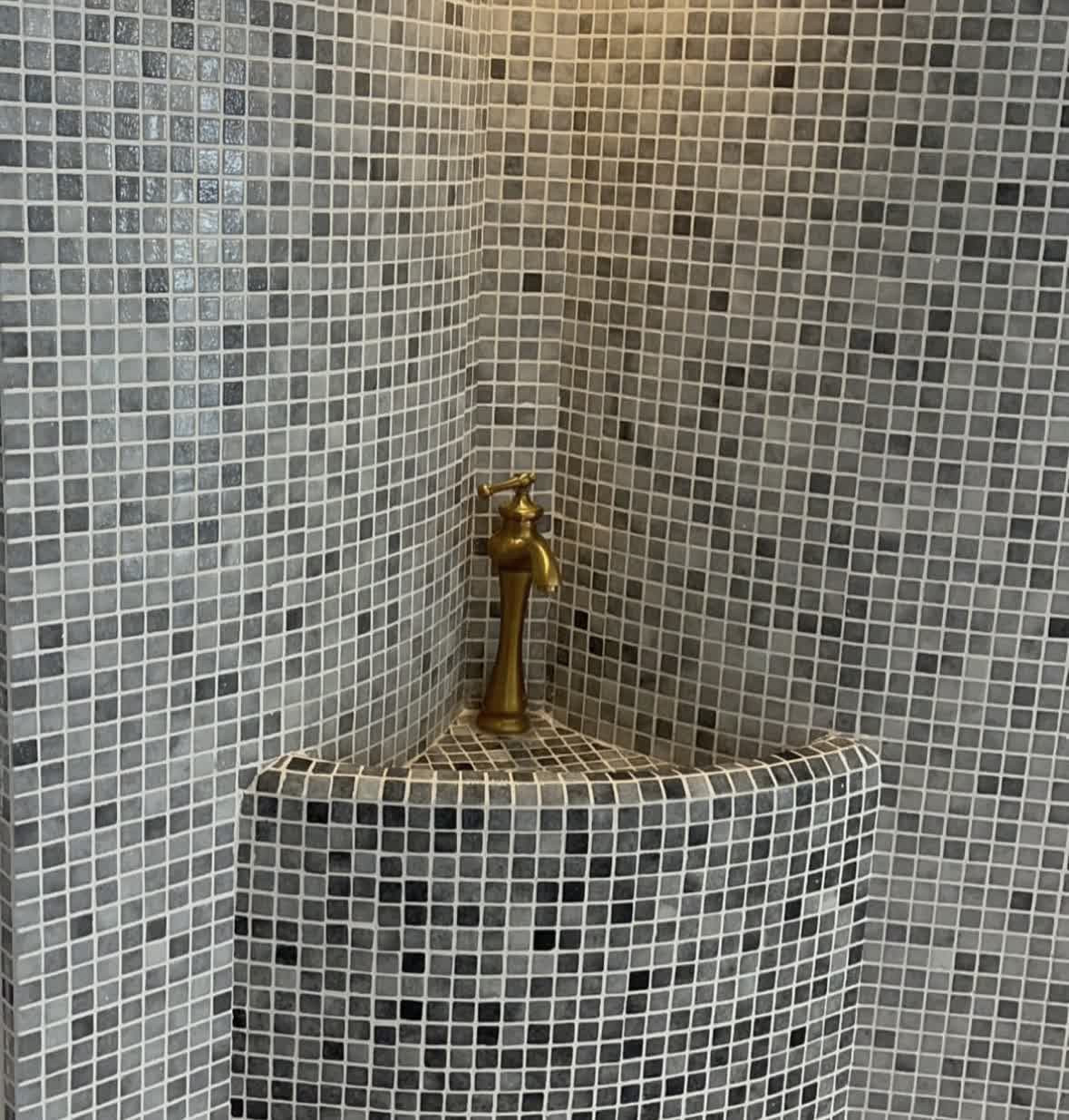 کاشی طوسی شیشه ای