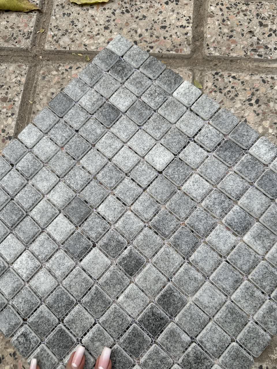 سرامیک طوسی استخری شیشه ای