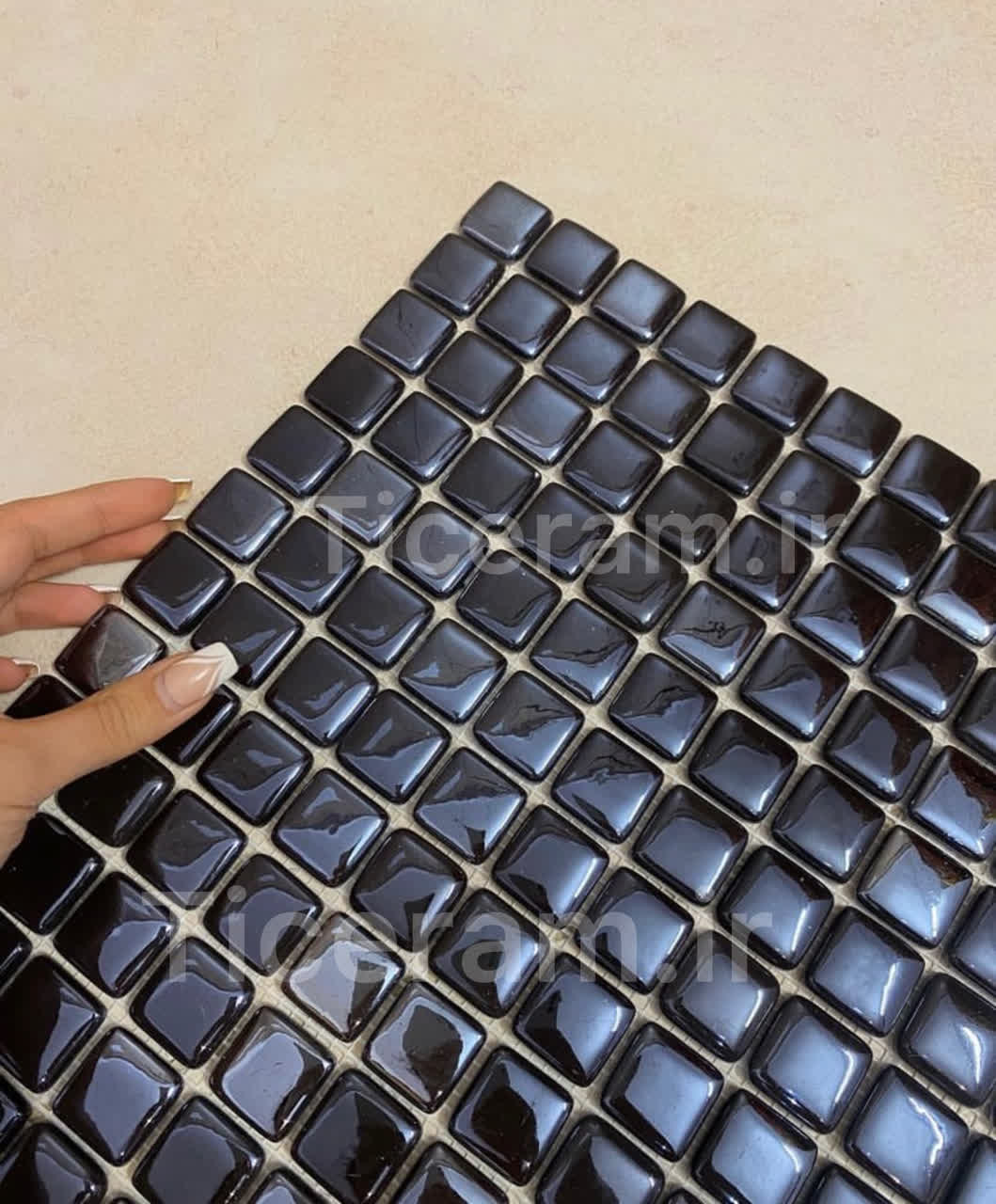 تایل استخری شیشه ای مششکی رویال گرانیت