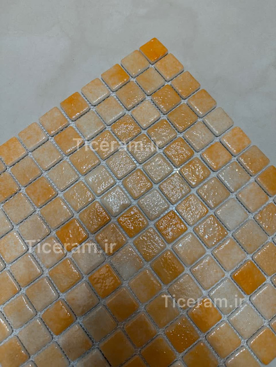 سرامیک نارنجی پشت توری سرا استخری