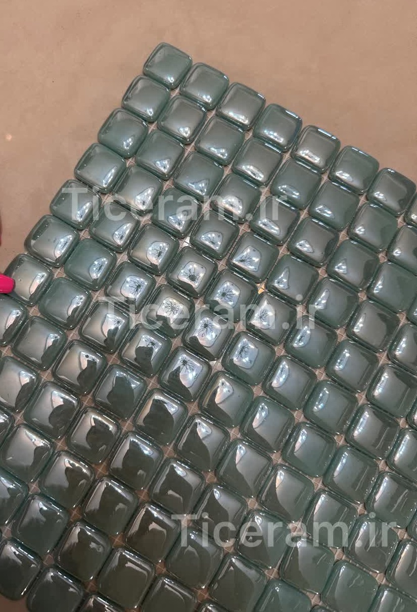 سرامیک پشت توری سبز روشن