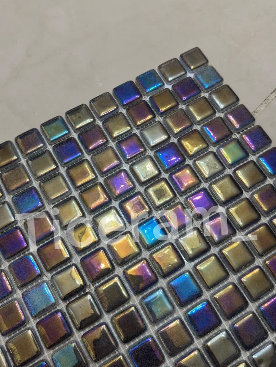 سرامیک مشکی استخری پارلاک