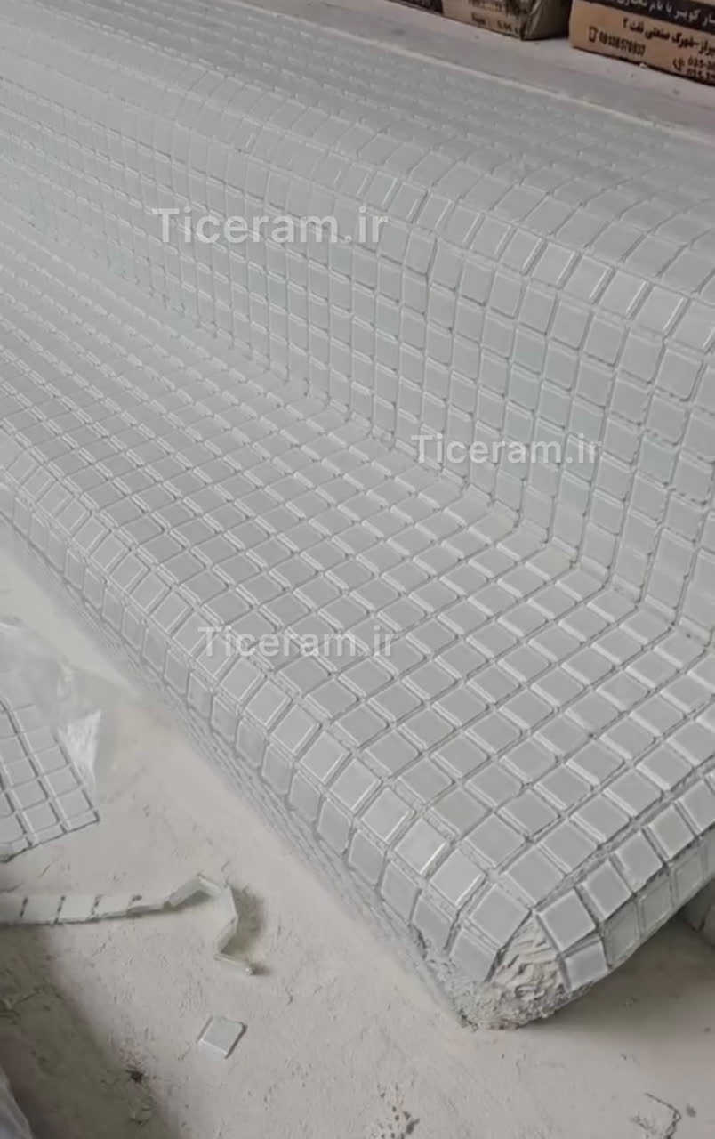 کاشی شیشه ای سفید استخری